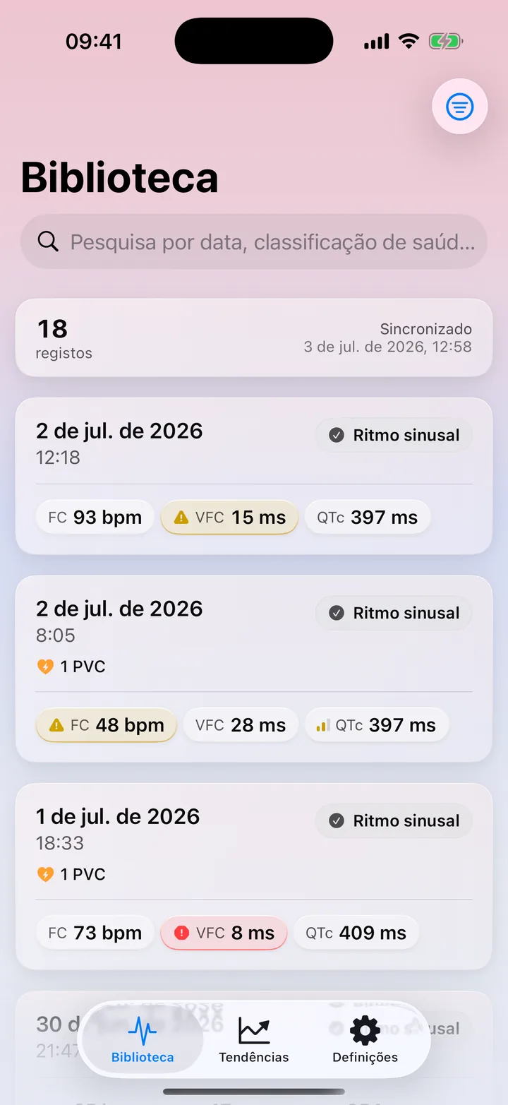 Biblioteca do ECG Tracker+ com gravações de ECG do Apple Watch, classificações de ritmo e medições principais